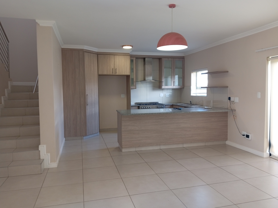 To Let 3 Bedroom Property for Rent in Kraaibosch Park Western Cape